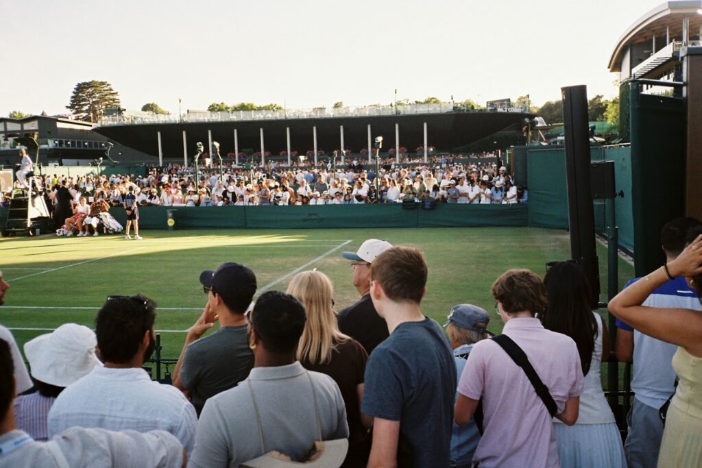 Spectators watching a grand slam match — Perfect.Live