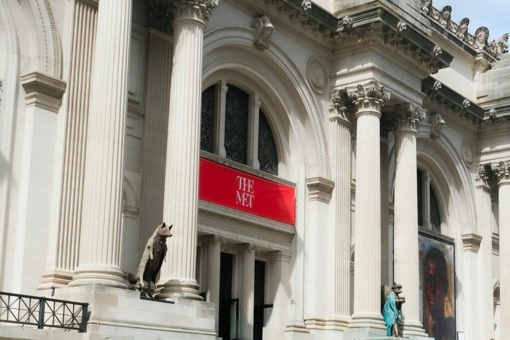 Entrance of the Metropolitan Museum of Art — Perfect.Live