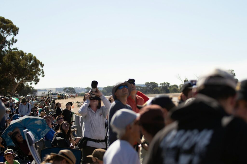 Spectators following play during a championship — Perfect.Live