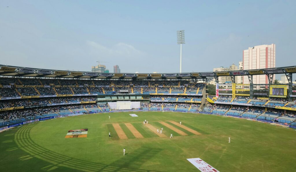 Packed cricket ground on the opening morning of The Ashes — Perfect.Live
